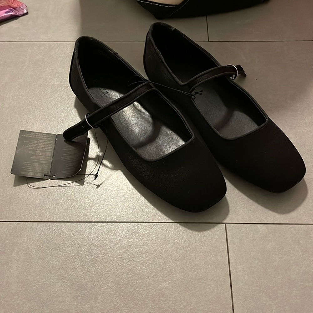 BLACK BALLERINA